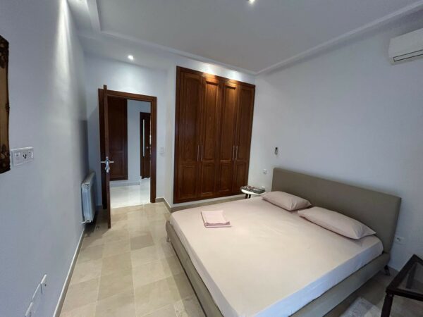 Marsa Plage bel immeuble bien situé avec duplex et appartement a vendre