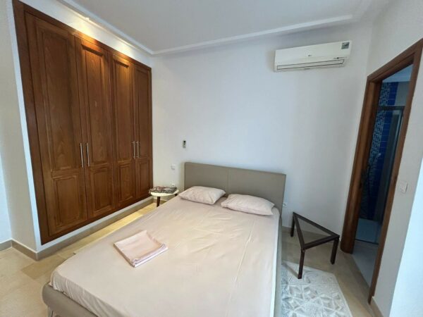 Marsa Plage bel immeuble bien situé avec duplex et appartement a vendre