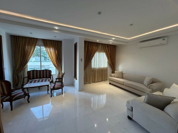 Marsa Plage bel immeuble bien situé avec duplex et appartement a vendre