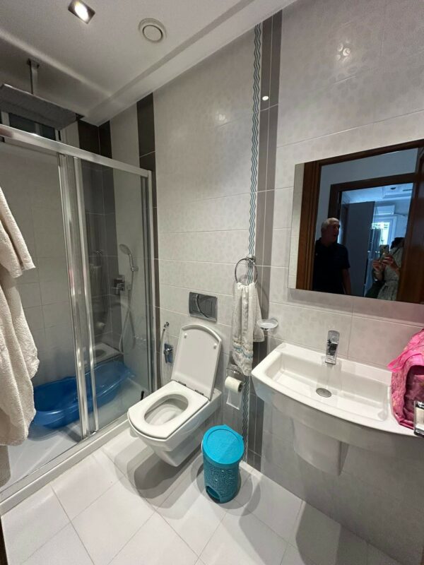 Marsa Plage bel immeuble bien situé avec duplex et appartement a vendre