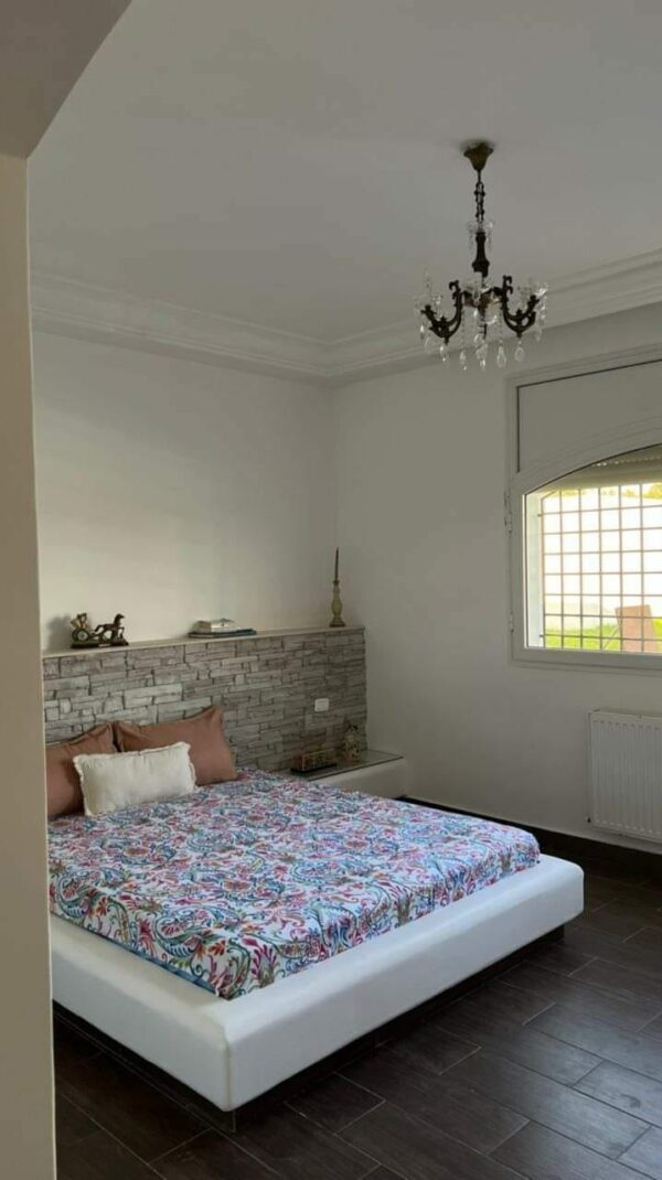 A vendre jolie senia de ha avec des oliviers et une grande et belle demure avec jardin piscine type maison d'hotes