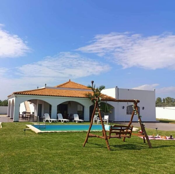 A vendre jolie senia de ha avec des oliviers et une grande et belle demure avec jardin piscine type maison d'hotes