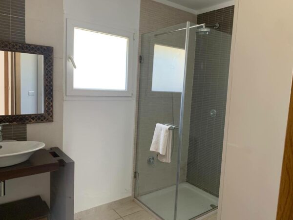 Jolie petite senia avec maison plain pied confortable à vendre sur la région de Mornag