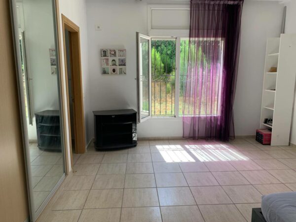 Jolie petite senia avec maison plain pied confortable à vendre sur la région de Mornag