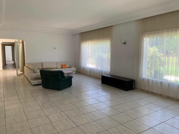 Jolie petite senia avec maison plain pied confortable à vendre sur la région de Mornag