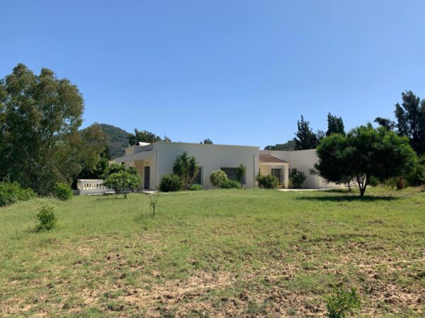 Jolie petite senia avec maison plain pied confortable à vendre sur la région de Mornag