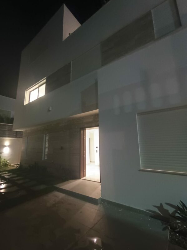 Sidi Fredj villa neuve et moderne direct promoteur avec piscine a vendre