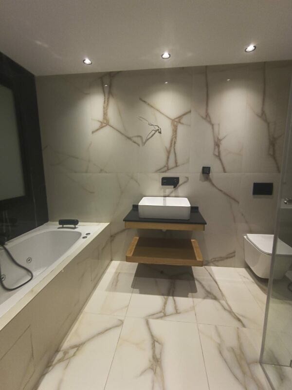 Sidi Fredj villa neuve et moderne direct promoteur avec piscine a vendre