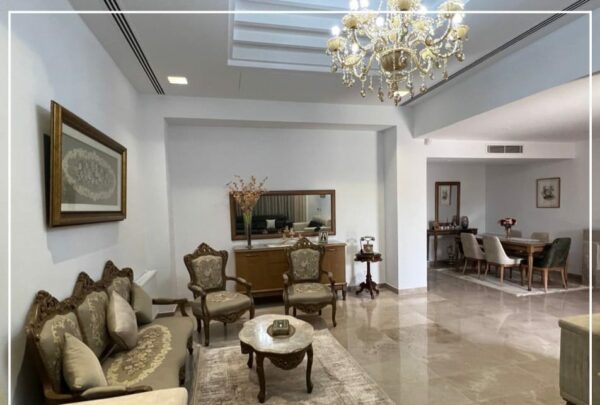 La Soukra joli Triplex avec piscine à vendre