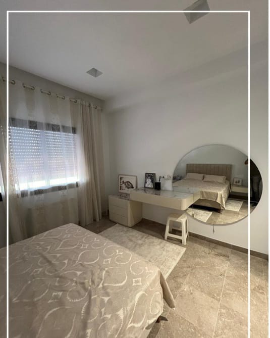 La Soukra joli Triplex avec piscine à vendre