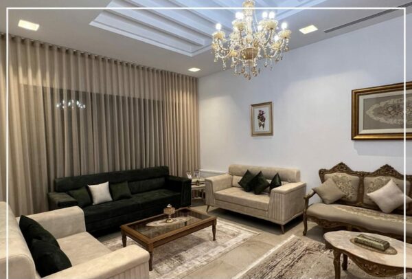 La Soukra joli Triplex avec piscine à vendre