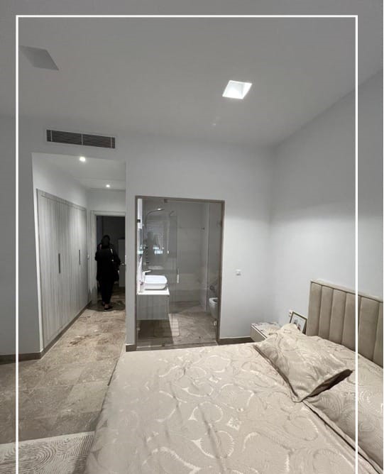 La Soukra joli Triplex avec piscine à vendre