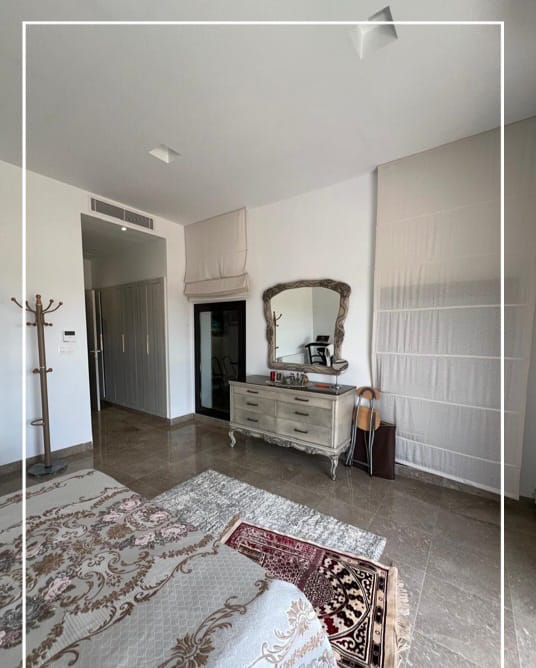 La Soukra joli Triplex avec piscine à vendre