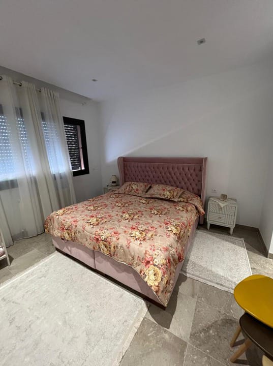 La Soukra joli Triplex avec piscine à vendre