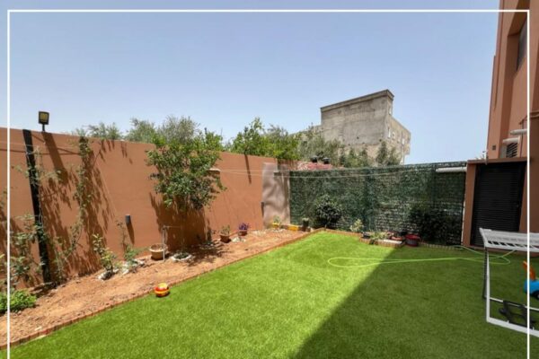 La Soukra joli Triplex avec piscine à vendre