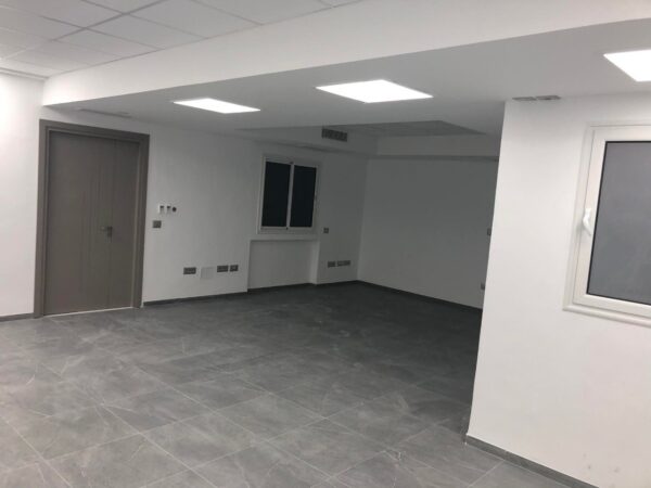 Ariana cité el Ghazela grand immeuble bureautique neuf à louer