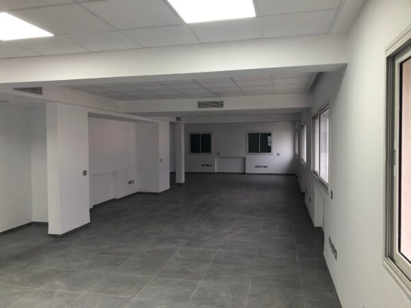 Ariana cité el Ghazela grand immeuble bureautique neuf à louer