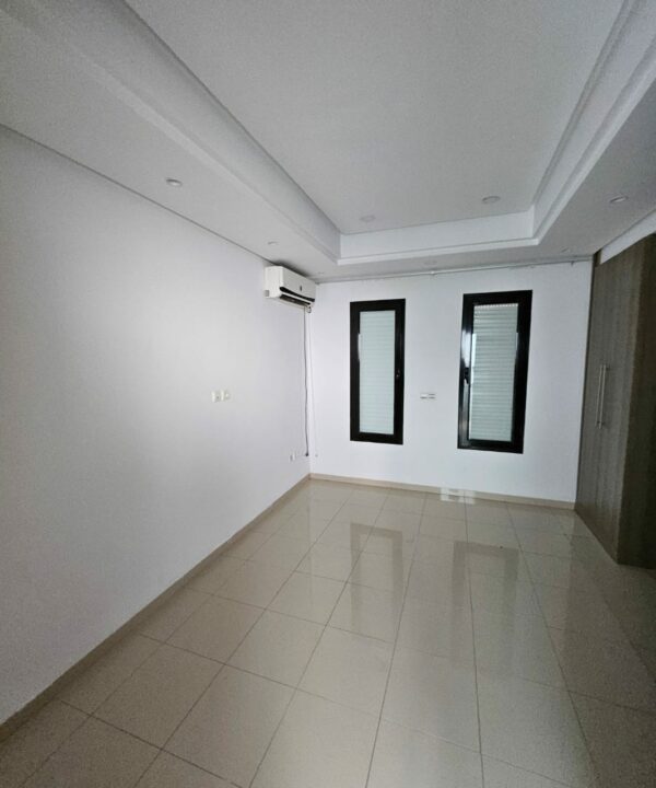 Sidi bou très lle villa moderne avec jardin à la location annuelle