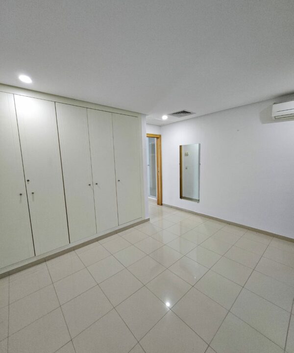 Sidi bou très lle villa moderne avec jardin à la location annuelle